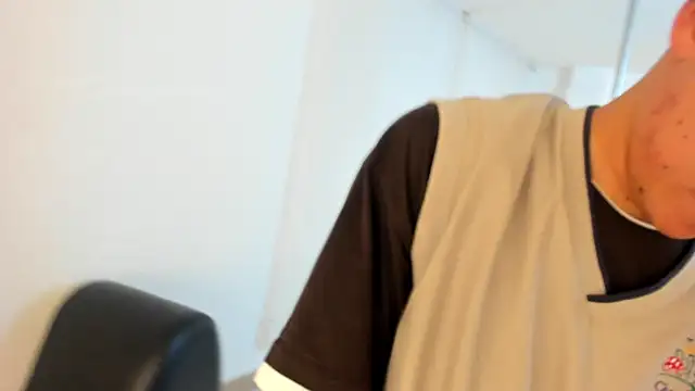 AnnieAndLeandro online show from January 8, 8:13 pm