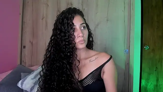 fernanda317 online show from April 15, 10:43 pm