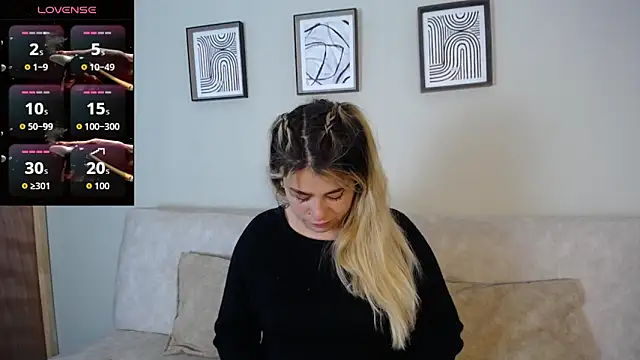 Sweet Bella Valery online show from October 24, 9:55 pm