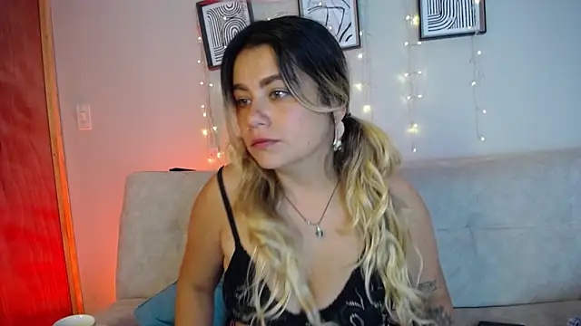 Sweet Bella Valery online show from April 14, 3:45 pm