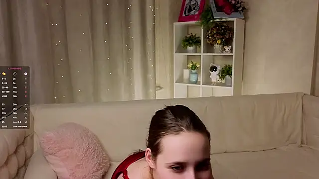 NadiaGnegy online show from March 1, 3:56 pm