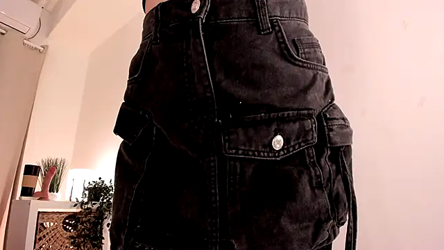 Divine Madeleine online show from November 10, 8:42 am