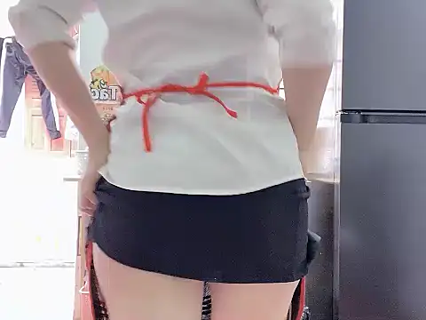 hilovely211 online show from December 15, 2:50 am