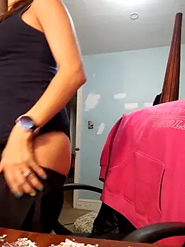 Skullmilf25 online show from November 3, 3:49 pm