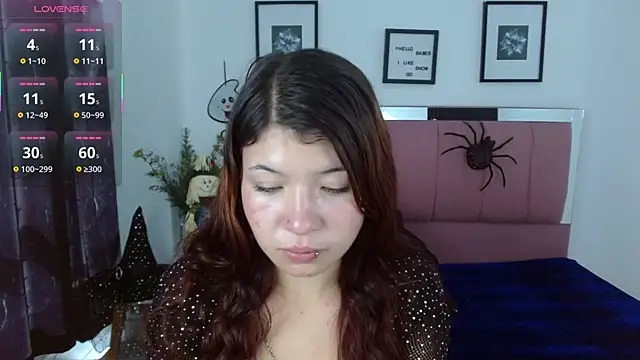 Nahomi f w online show from October 20, 1:36 pm