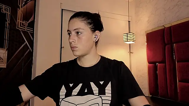 moon winy online show from November 27, 11:57 am