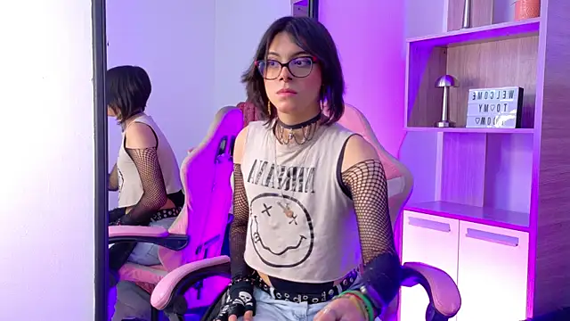 Lullaby Charade online show from December 5, 2:51 pm