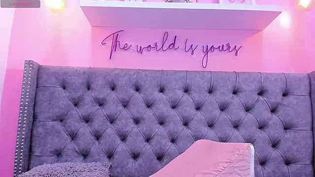 Sophiia 77 online show from April 16, 9:39 pm