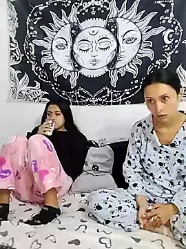 emily n abby online show from April 17, 3:14 pm