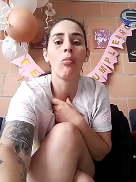 AmeliHoney online show from February 18, 2:49 pm