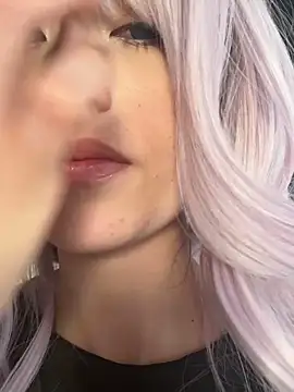 Tiny Dream online show from December 13, 8:04 pm