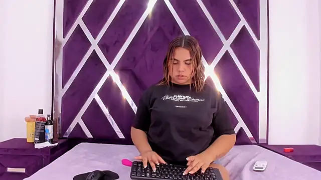 valentinaasm online show from April 13, 3:08 am