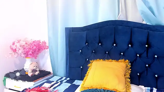 Inaya Khalifa online show from February 6, 3:43 am