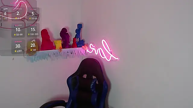 littlee red online show from December 1, 8:55 pm