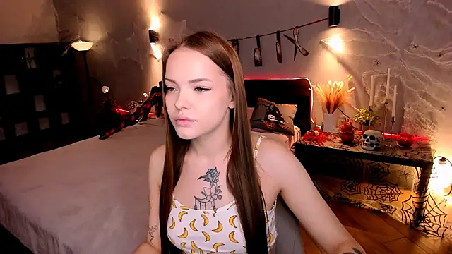 MelissaBell  online show from October 28, 2:06 am