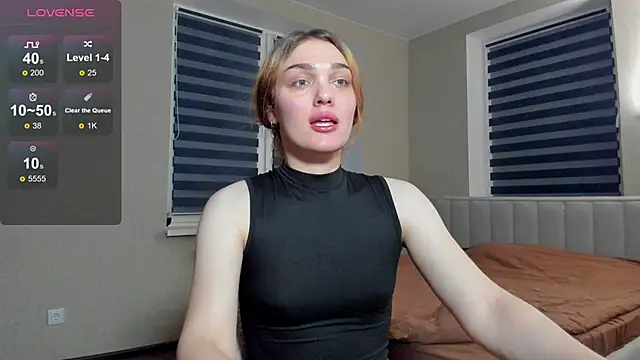 EmiliaRhodes online show from December 14, 5:52 pm