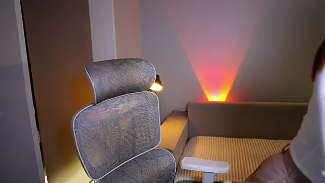 WhyEmmyCry online show from November 12, 5:38 am