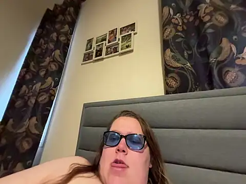 Scarletcum22 online show from February 1, 8:24 am