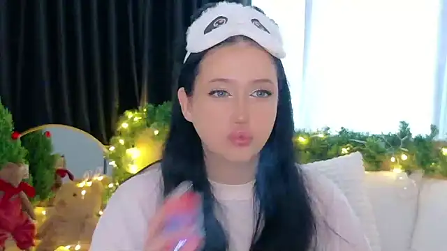 Felicia Herceg online show from December 13, 11:32 pm