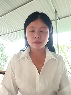 lisa-bae00 online show from April 13, 10:05 am