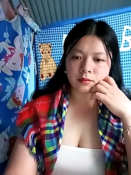 lisa-bae00 online show from April 3, 2:15 pm