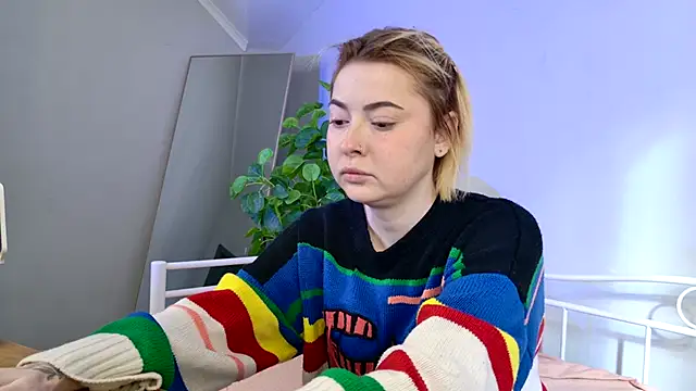 LaylaCookies online show from October 23, 7:14 am
