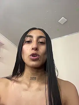 Violeet-Smith online show from October 31, 8:02 pm