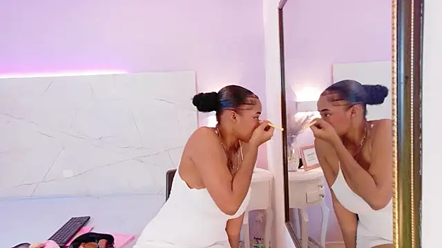 Lorraine Jackson online show from November 26, 12:06 pm