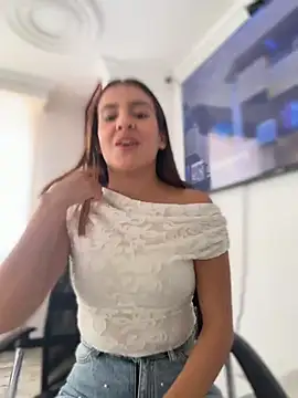 Talia Bonet online show from March 28, 5:45 pm