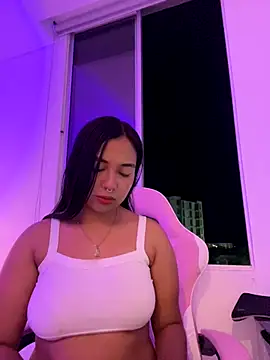 aly nicols online show from October 26, 11:44 pm