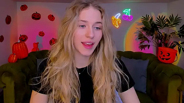 sassy cutie online show from November 10, 6:08 am