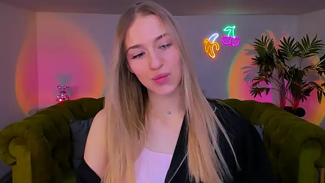 sassy cutie online show from November 24, 1:13 pm