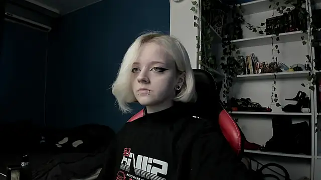 Holy Mistress S online show from November 11, 9:06 am