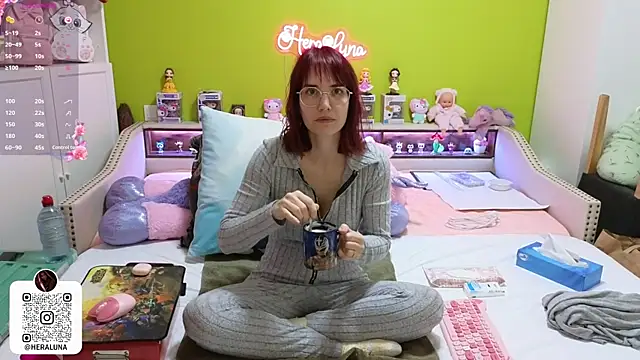  HeraLuna  online show from March 2, 9:42 pm