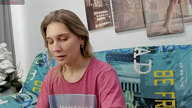 Tenderly Sophie online show from January 17, 1:35 am