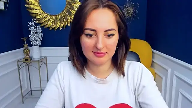 NoraSimons online show from April 8, 8:16 am