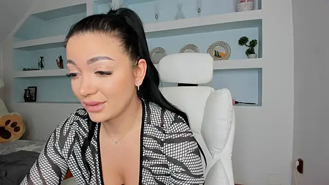 juliexxx online show from February 24, 6:17 pm