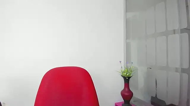 chloehanna online show from March 19, 12:15 am