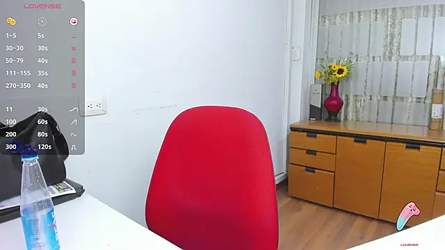 chloehanna online show from December 18, 10:03 pm