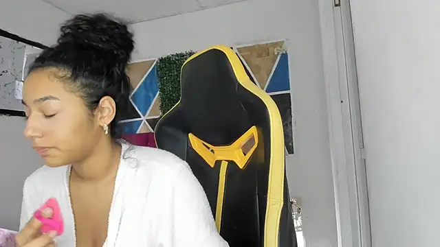 emily stars1 online show from February 26, 9:14 pm