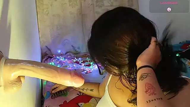 Magic Alicee  online show from November 9, 3:35 am