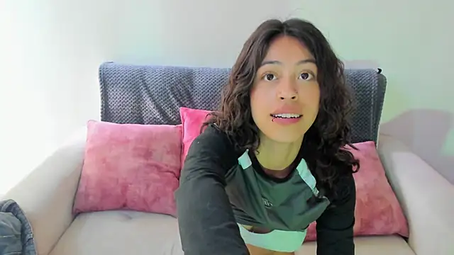 emily jonessxx online show from November 11, 8:06 pm