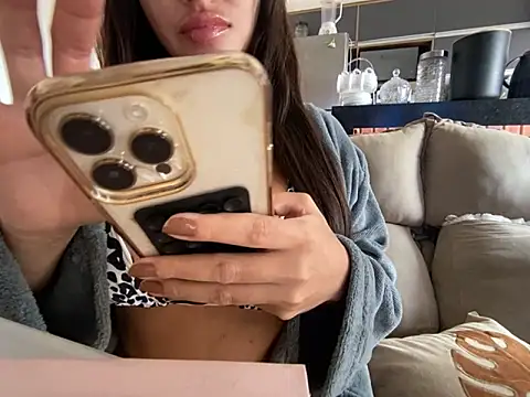 nathalia Silva online show from February 3, 5:39 pm