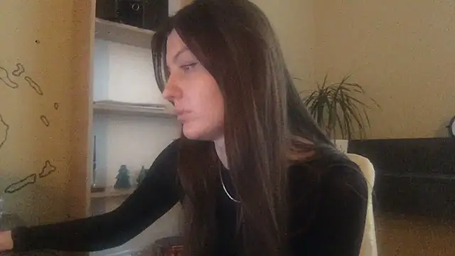 DollyRoma online show from March 3, 1:28 pm