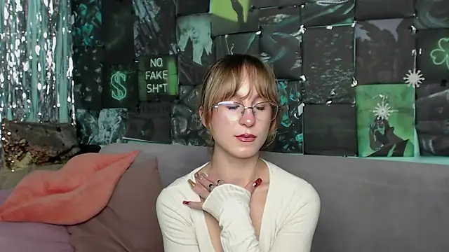 AlishaKellyi online show from October 25, 5:26 am