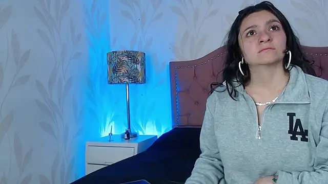 Emmy Palacios online show from January 12, 11:59 am