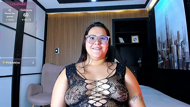 ZairaJames online show from November 10, 5:46 am