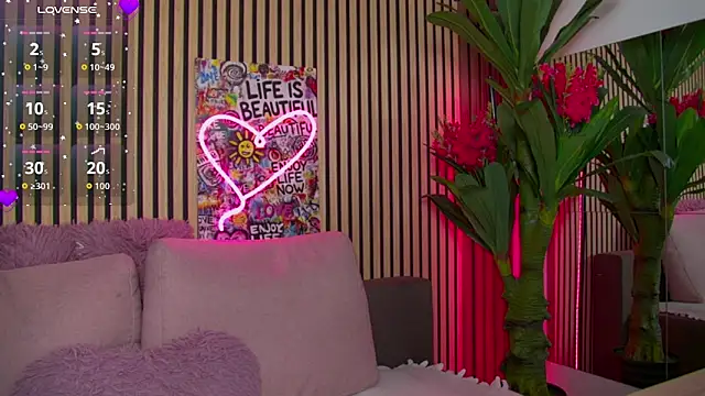 MirunaHaze online show from March 14, 6:14 am