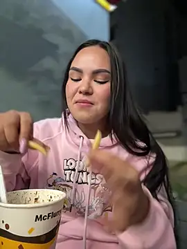 amber white15 online show from February 21, 7:31 am