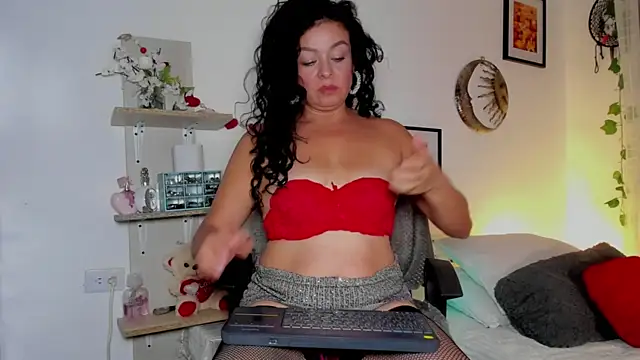 marcelaluxury online show from February 14, 10:34 pm